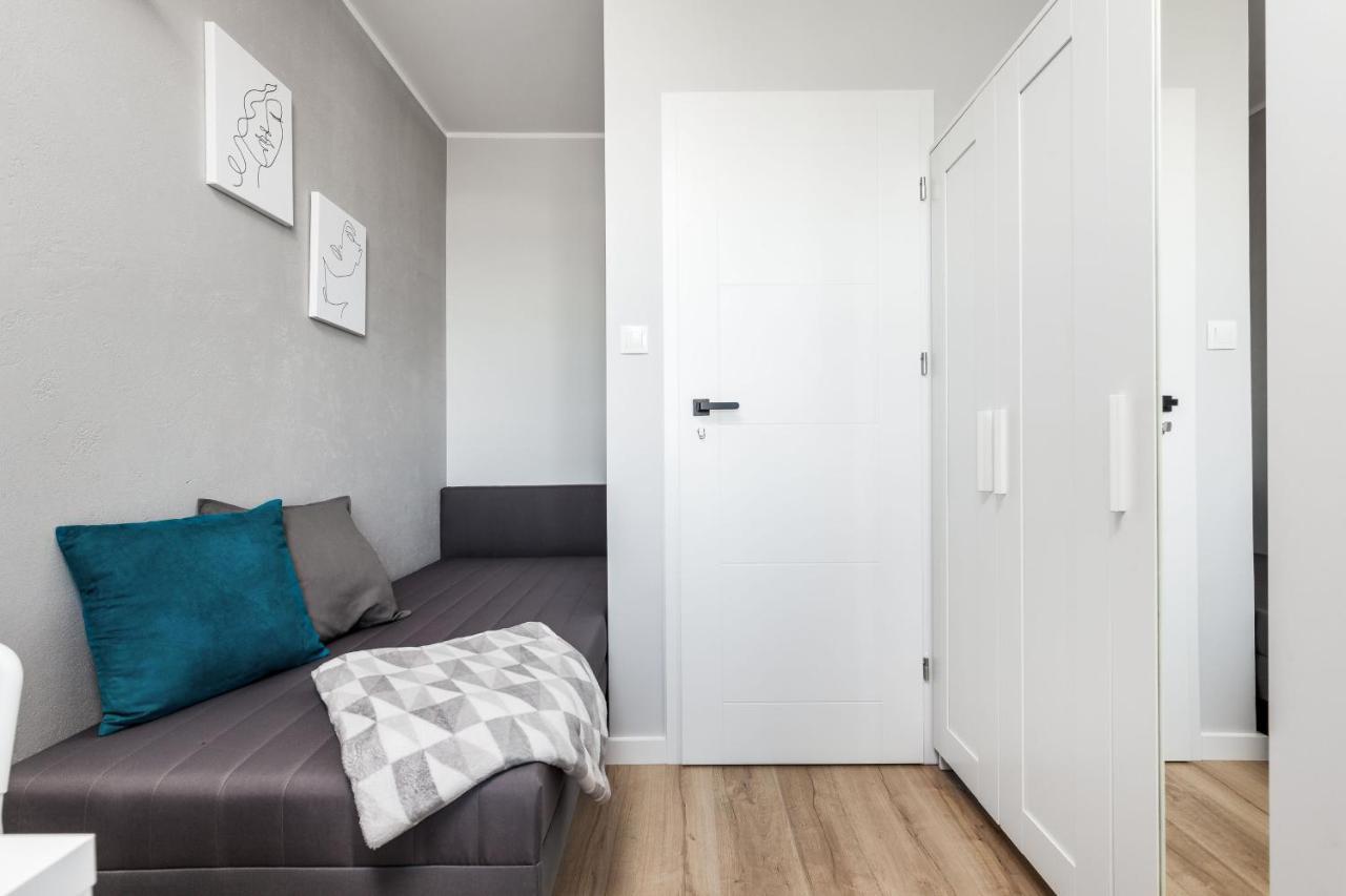 Pokoje Gdansk Zaspa - Pilotow 20B, 800M Skm-Zaspa, Odleglosc Do Morza 3Km Apartment ภายนอก รูปภาพ