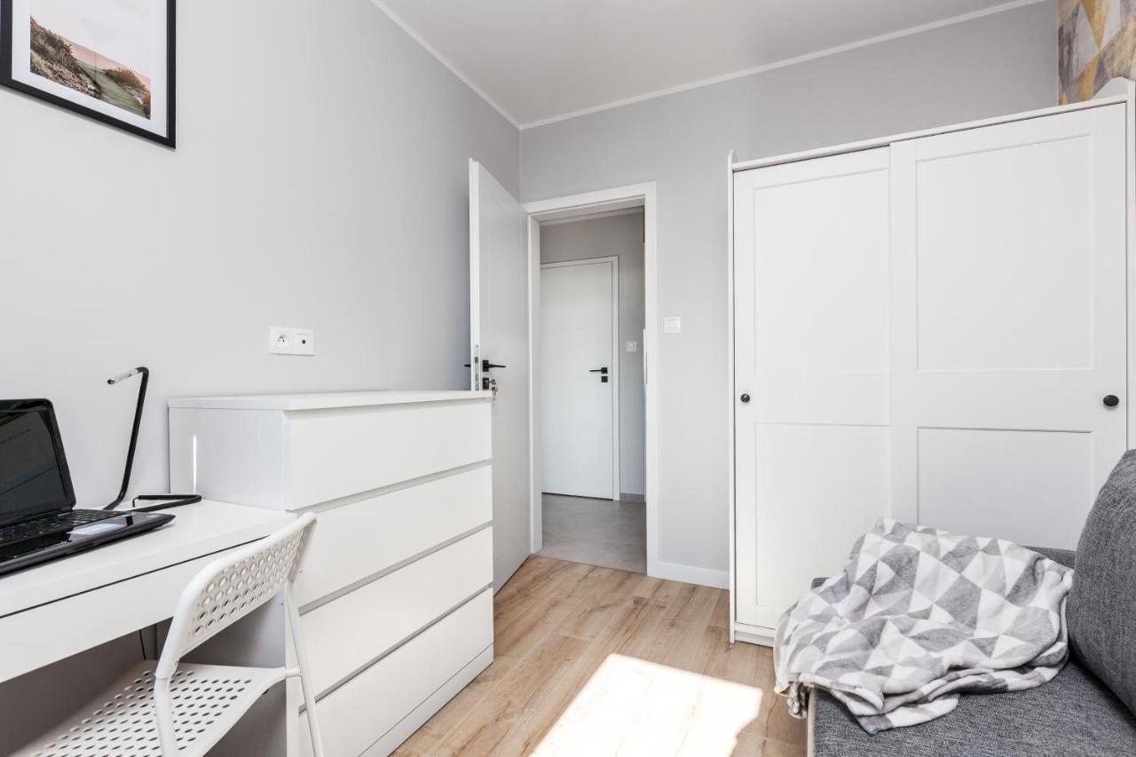 Pokoje Gdansk Zaspa - Pilotow 20B, 800M Skm-Zaspa, Odleglosc Do Morza 3Km Apartment ภายนอก รูปภาพ
